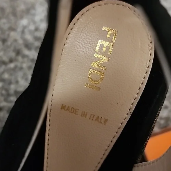 ♡🌟🎆🧨RARE! NEW Fendi Black and Gold Women's Heels - Picture 10 of 16